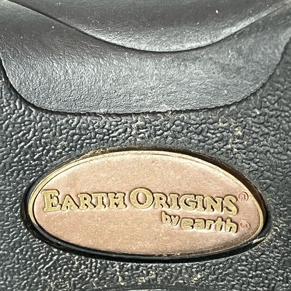 Earth Origins Cooper boots in burgundy color, size 7M - Picture 5 of 10